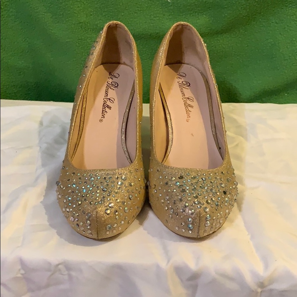 Sparkly gold and diamond pumps